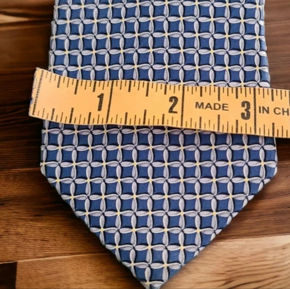 VINTAGE VALENTINO Silk Tie Chainlink Mens Suit Retro Abstract Luxury Collectible - Picture 11 of 16